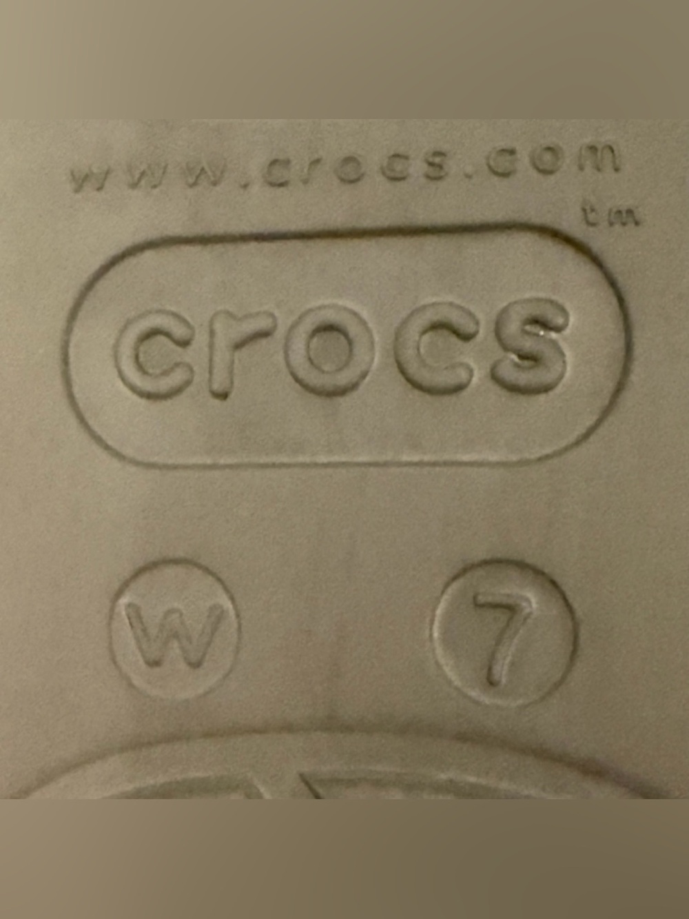 CROCS Women's Splash Flip Flops in Black. Size 7 - Picture 6 of 7